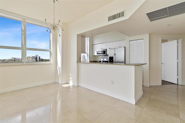 Foto del edificio - 19501 W Country Club Dr