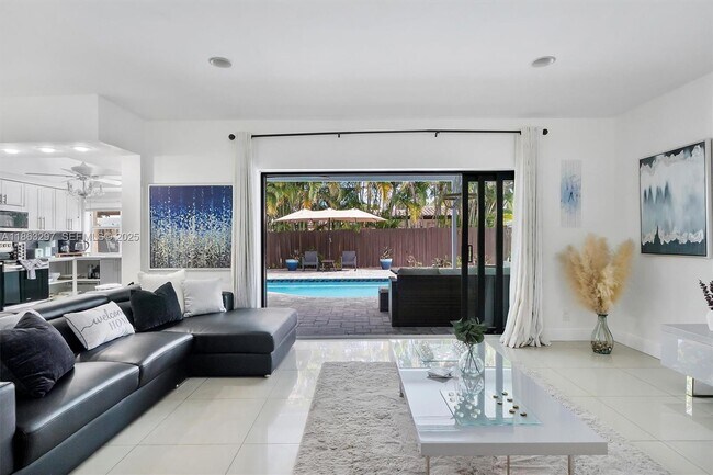 Foto del edificio - 5800 NE 18th Ave