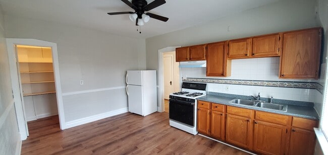 Building Photo - 3980 S Archer Ave