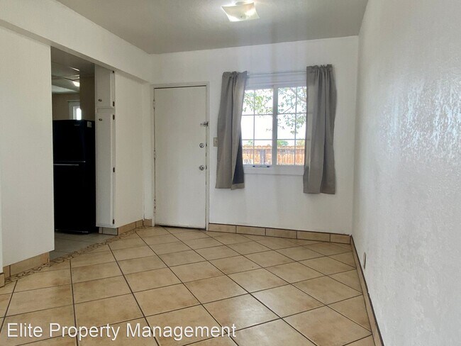 Building Photo - 3 br, 1 bath House - 505 N Gold Canyon St