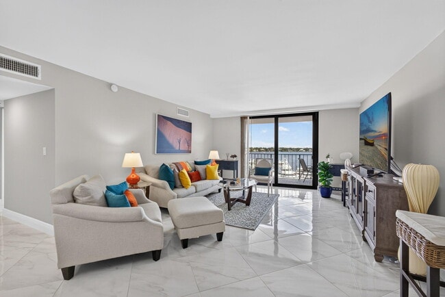 Building Photo - 1208 Marine Way