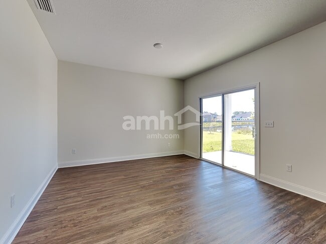 Foto del edificio - 470 Banyan Frst Dr