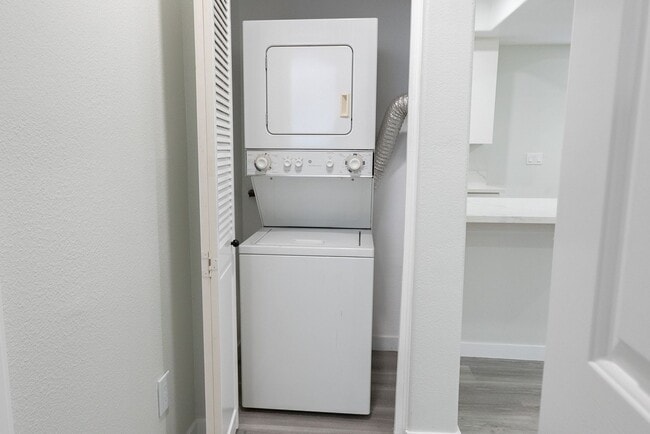 Interior Photo - 2820 Sawtelle Blvd