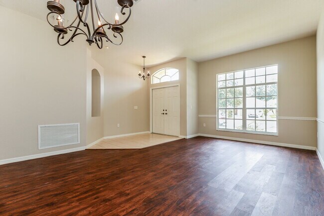 Foto del edificio - 5631 Passing Pine Ln