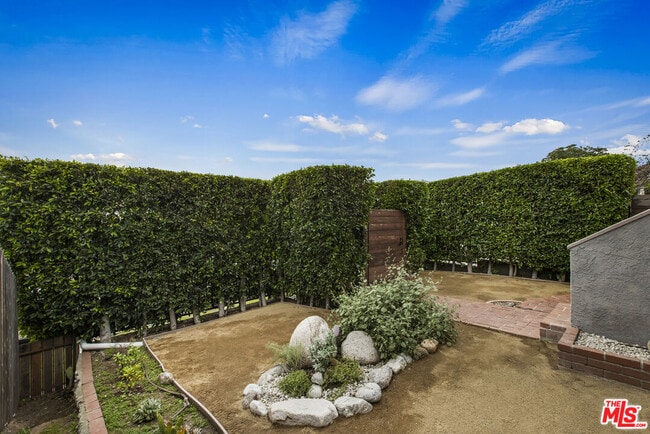 Building Photo - 5215 Almaden Dr