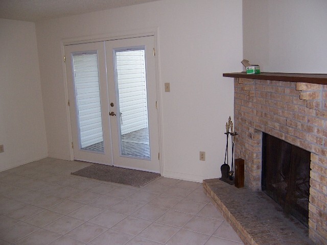 Building Photo - 1930 Larette Dr