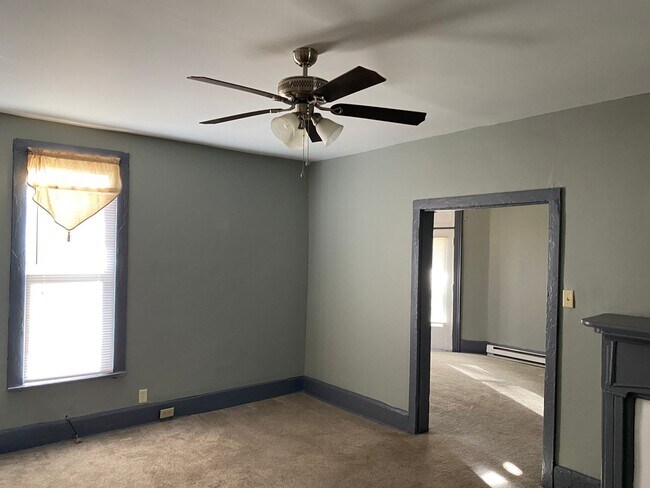 Building Photo - 238 S Maple