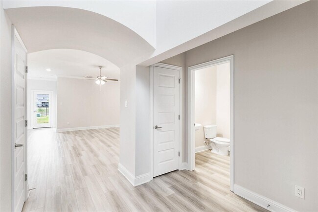 Foto del edificio - 457 Aurora Creek Ln