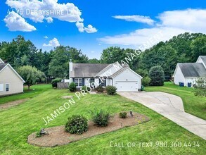Building Photo - 4425 Derbyshire Ln