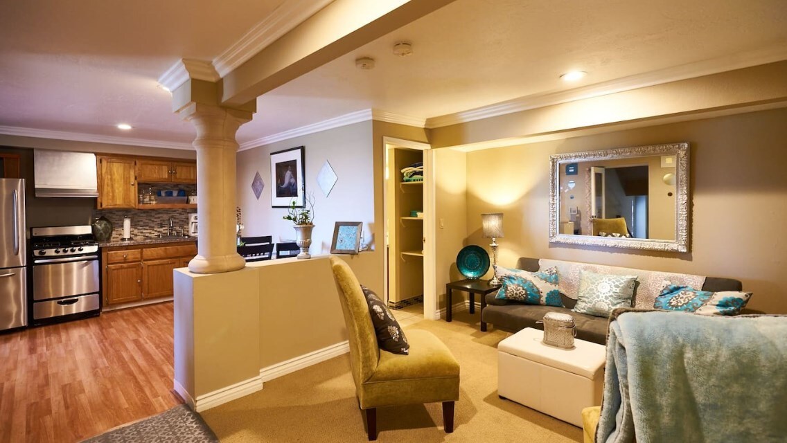 410 Blumont St, Laguna Beach, CA 92651 410 Blumont St Laguna Beach