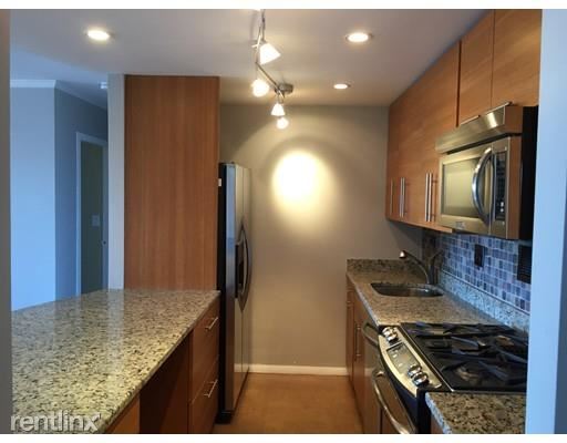 Building Photo - 8 Whittier Pl