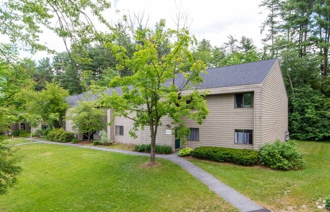 Building Photo - 61 Hawthorne Cir
