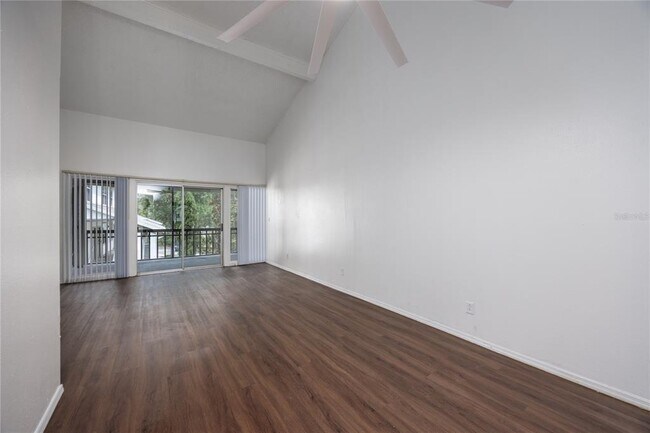 Foto del edificio - 6519 W Newberry Rd