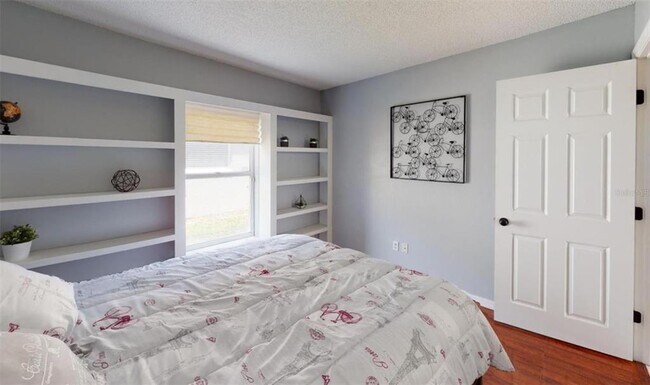 Building Photo - 8810 Kensington Ct