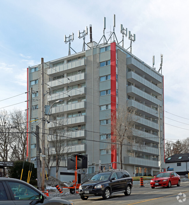 Building Photo - 551 Eglinton Ave E