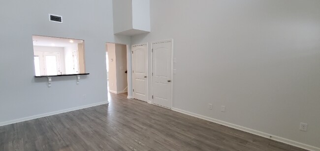 Building Photo - 211 Ruth Wy