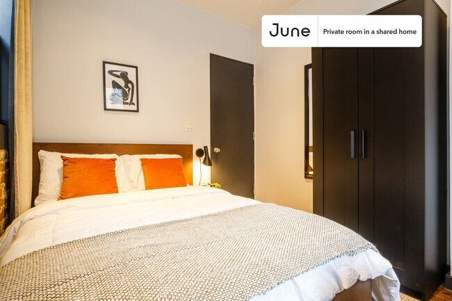 Foto del edificio - Private bedroom in 4 bed/2 bath Home