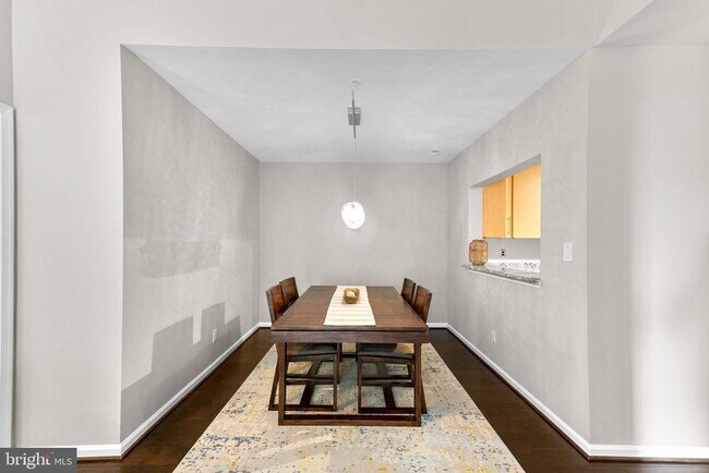 Foto del edificio - 20285 Beechwood Ter