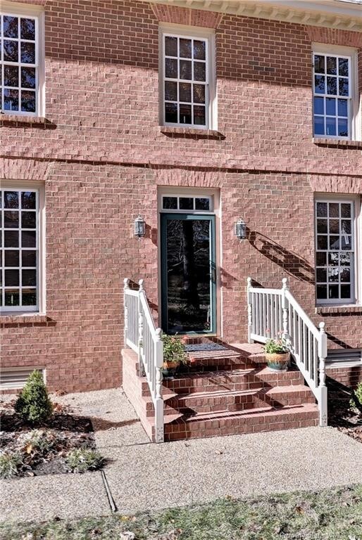 Building Photo - 700 Fairfax Way