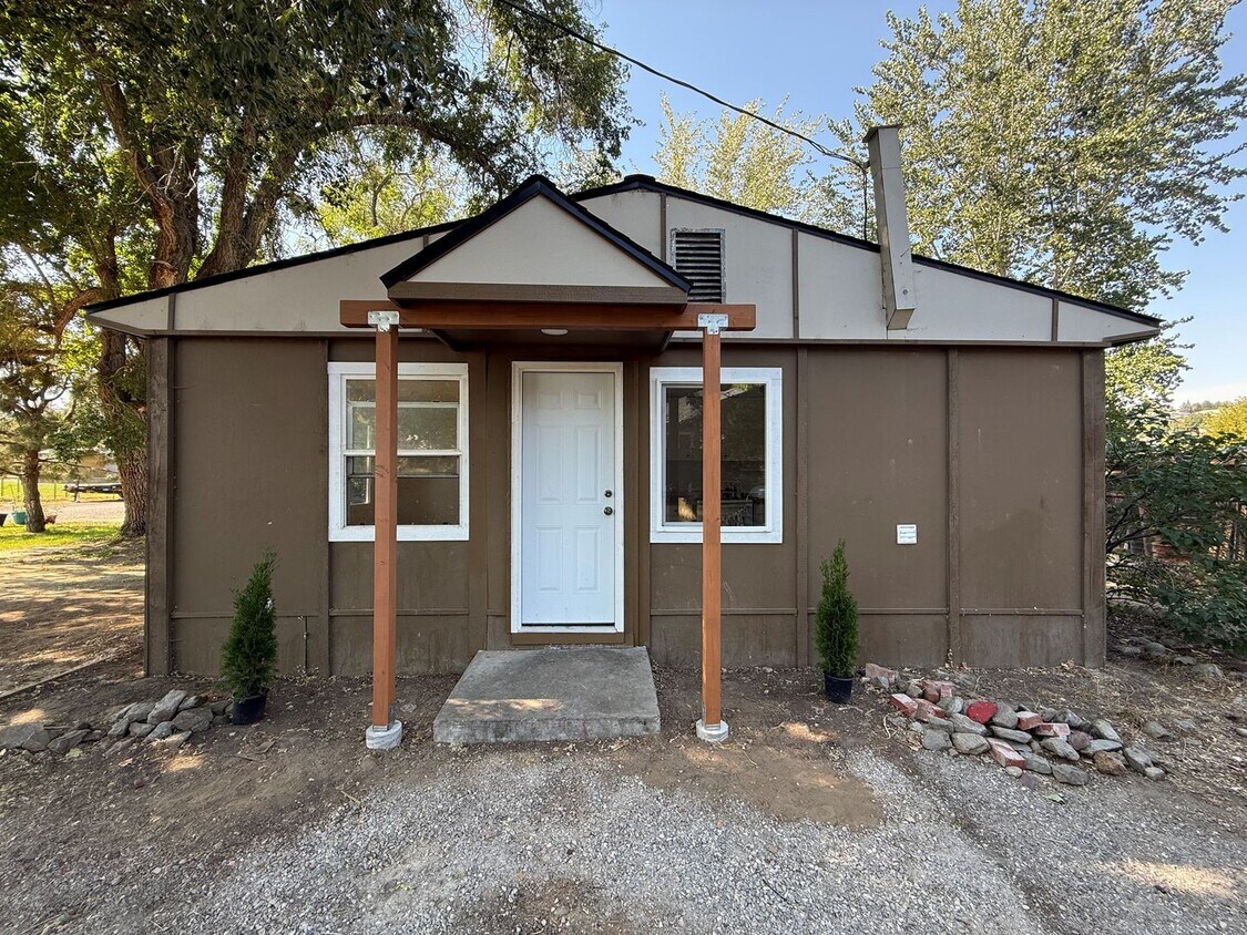 Foto principal - Now renting 2 bedroom House