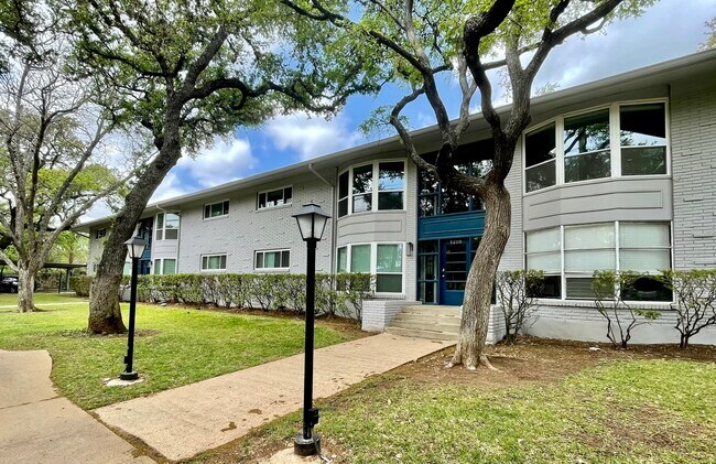 Foto del edificio - 1210 Windsor Rd