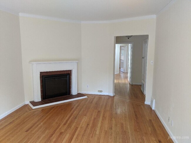 Building Photo - 526 Wawona St