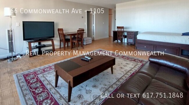 Foto del edificio - Rare Kenmore Tower Apartment with a View