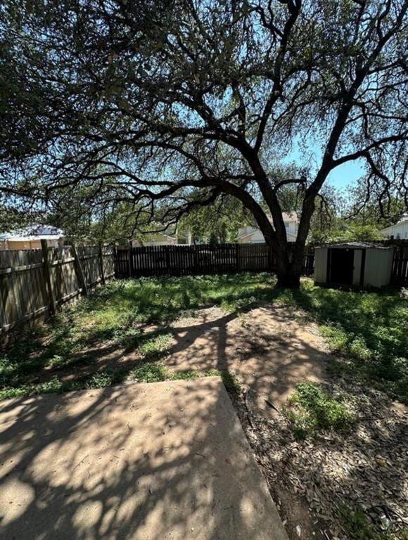 Building Photo - 12609 Tree Line Dr