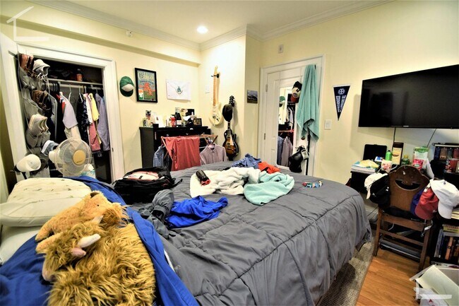 Foto del edificio - AWESOME 5 BED IN BROOKLINE