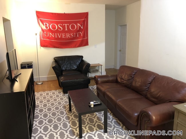 Building Photo - 316 St Paul St