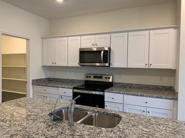 Foto del edificio - 319 Robins Nest Ln