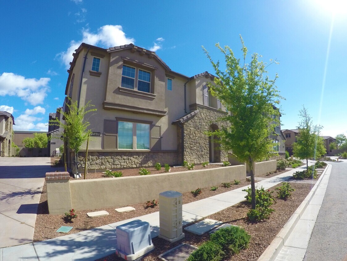 Primary Photo - 1240 Brookwood Ct