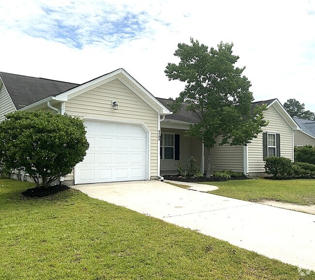 Building Photo - 9504 Huckabee Dr NE