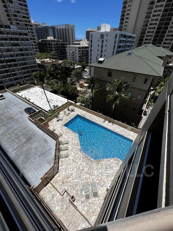 Building Photo - 2121 Ala Wai Blvd