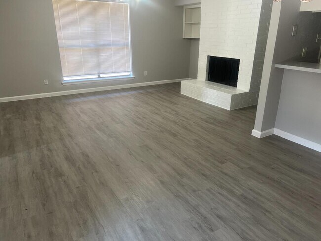 Foto del edificio - 119-121 Wildwood Dr