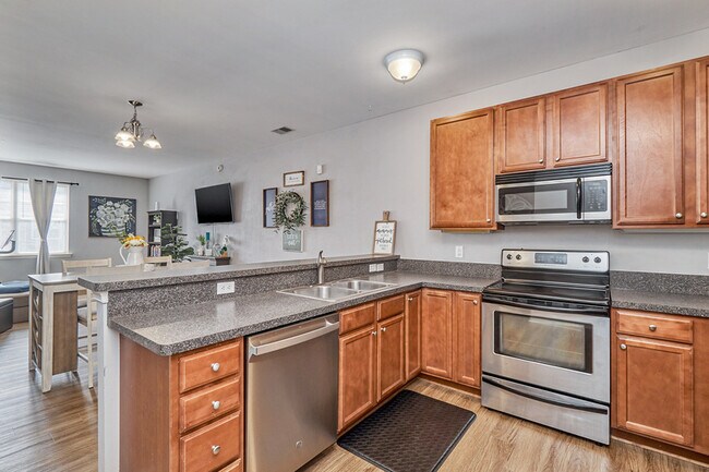 Building Photo - 920 Southmoor Dr