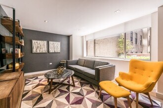 Building Photo - 41 Chambers St