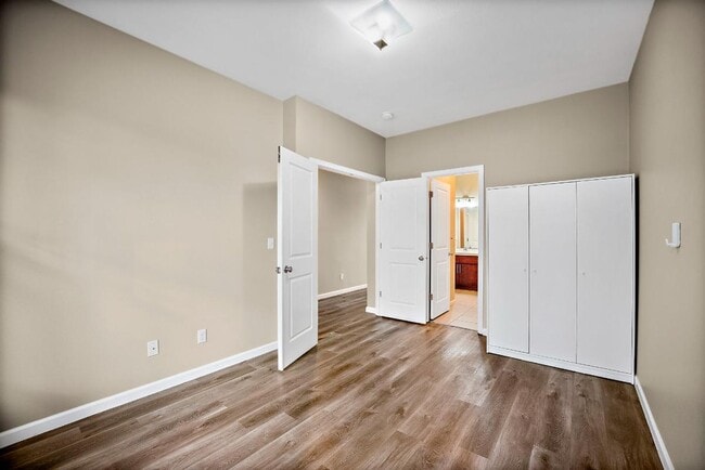 Foto del edificio - Spacious Spanaway Home w/ A/C & 5 Bedrooms...