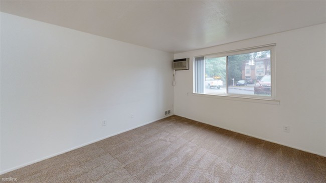 Building Photo - 1 br, 1 bath Apartment - 725 Green Rd Apt 511