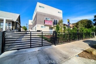 Building Photo - 4559 Pickford St
