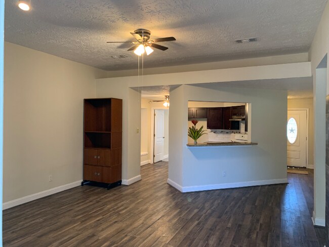 Foto del edificio - 13246 Sharpbill Dr