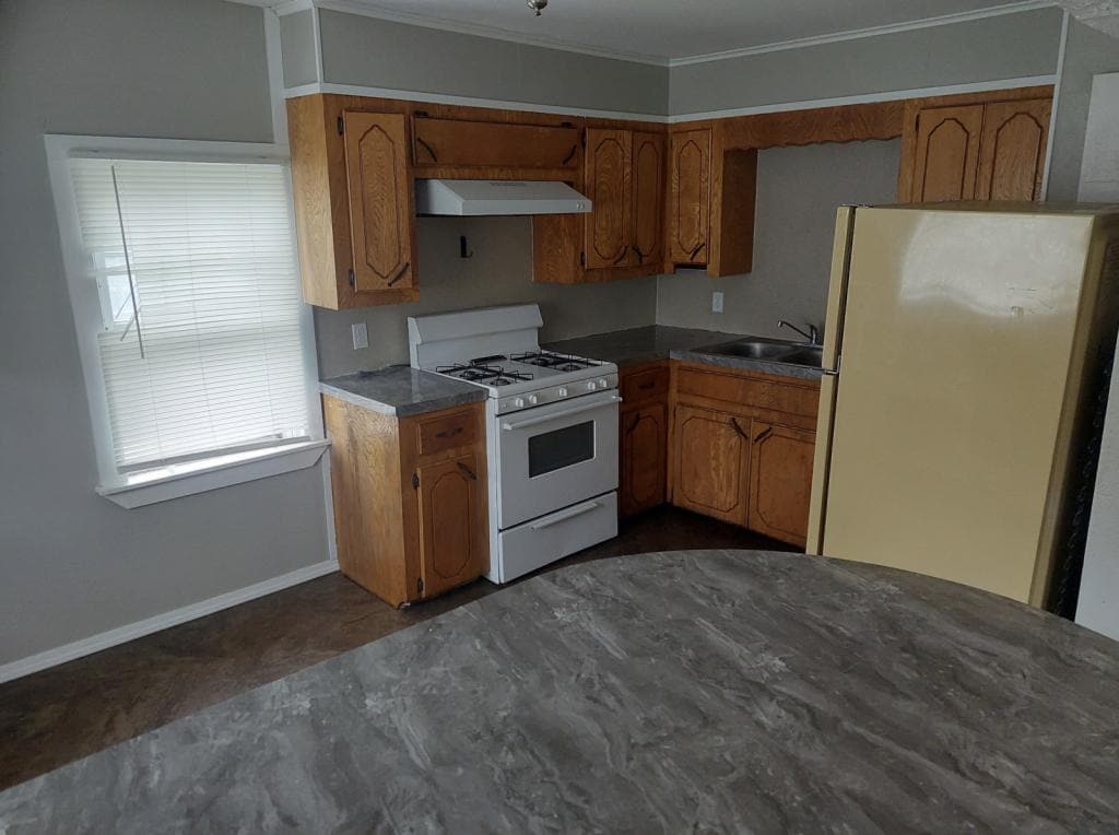 Foto principal - 202 E 2nd St