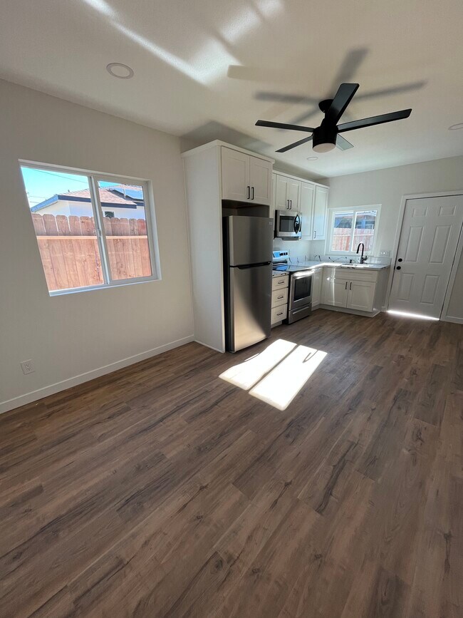 Foto del edificio - 619 Erica St