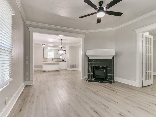 Photo - 1828 W Park Pl House