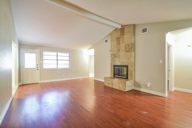 Foto del edificio - 15907 Marsh Hawk St