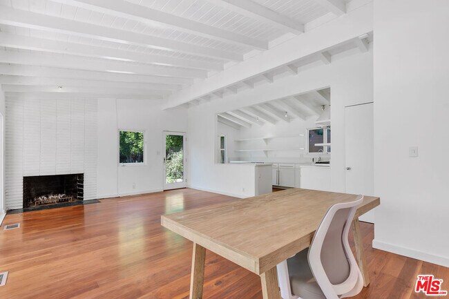 Foto del edificio - 1542 Marmont Ave