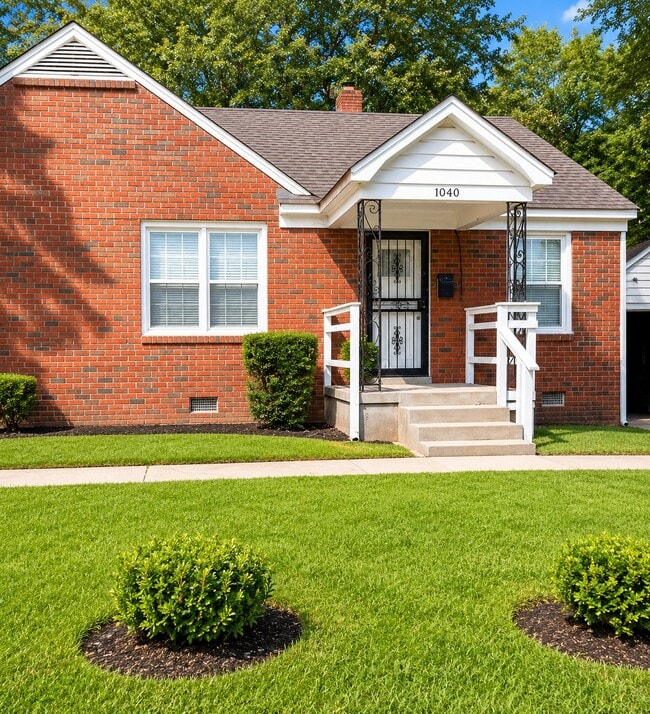 Photo - 1040 S Highland St House