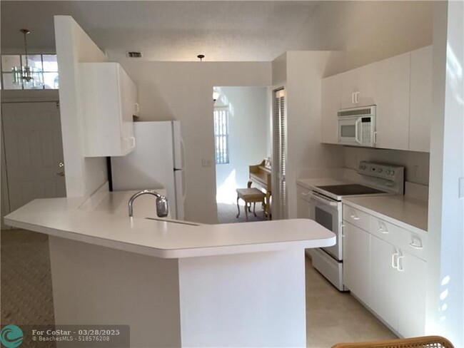 Building Photo - 3900 Riverside Way