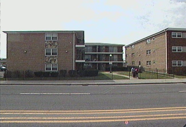 Primary Photo - 1509-1515 E State St