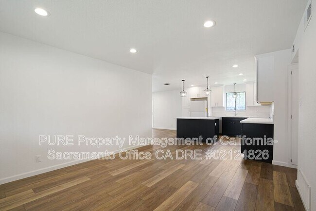 Foto del edificio - 2140 W La Loma Dr